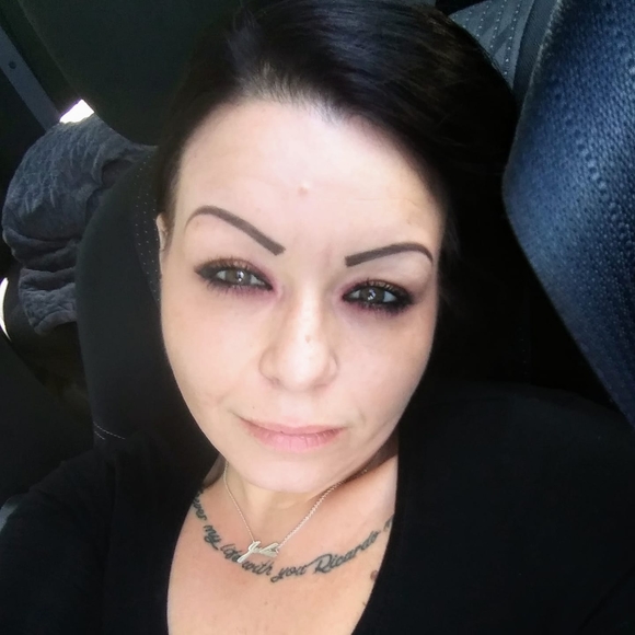 Meet your Posher, Julia - Picture 1 of 1